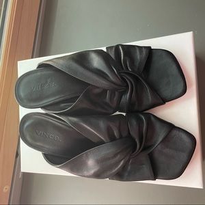 Vince - Denise black leather Sandal - US 7!